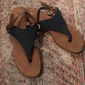 Super cute White Mountain sandals